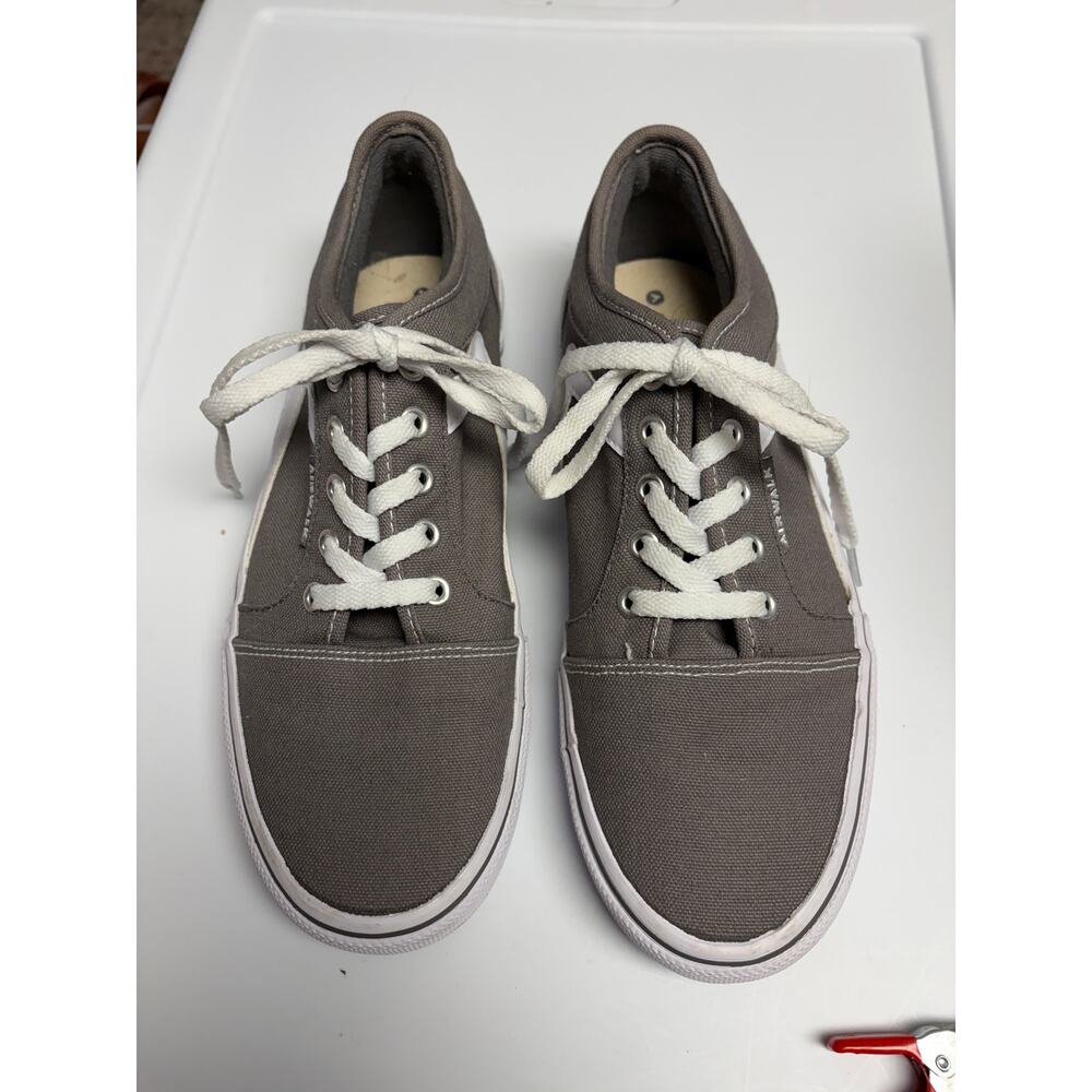Airwalk Gray Canvas Lace-Up Sneakers Women’s Size 9 Casual Skater Shoes